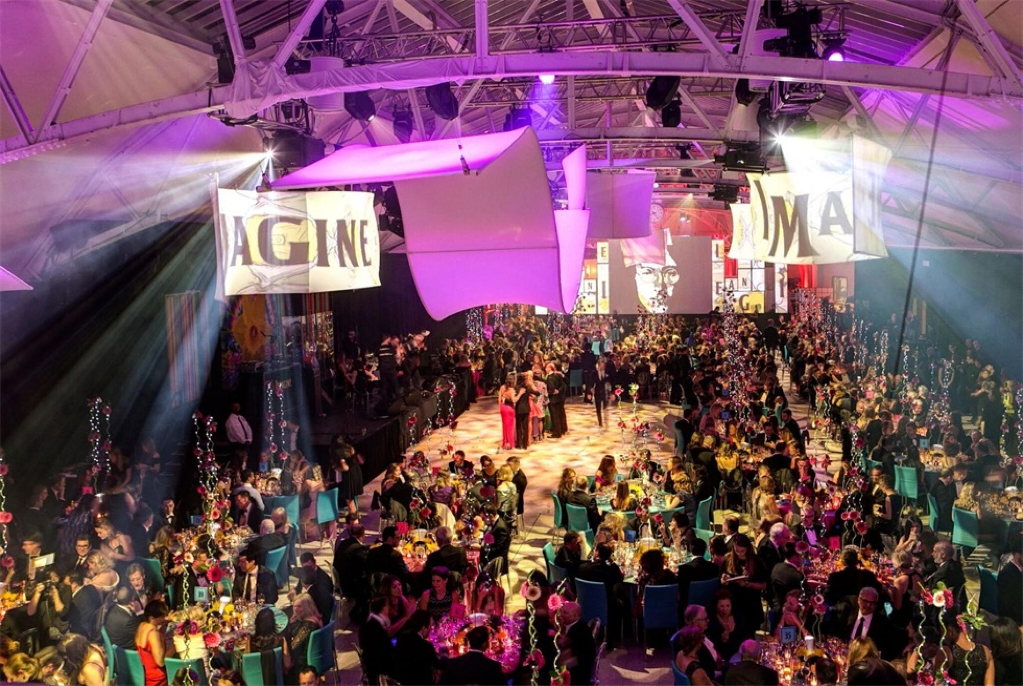 深圳演出公司如何呈現(xiàn)完美的表演效果？